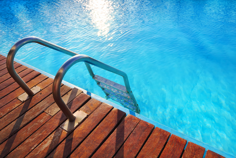 piscine bois entretien